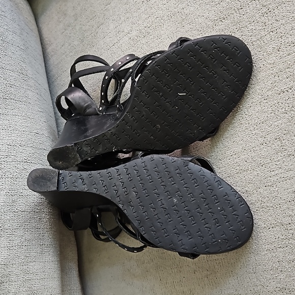 Tahari Strappy Sandals - Picture 5 of 6